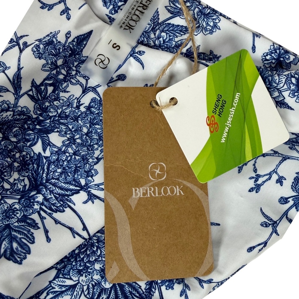 NWT BERLOOK Bikini, Floral Collection Classic Toile Blue and White, Size S/M - Picture 8 of 11